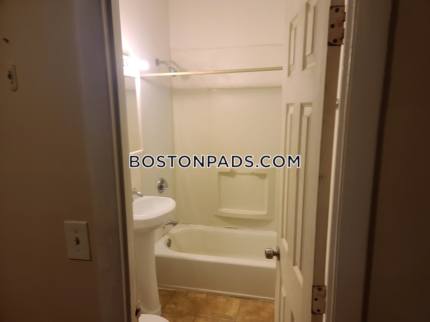 Boston - $2,945 /month