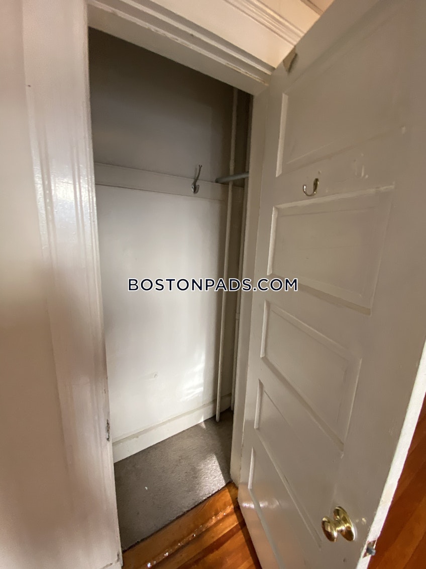 Boston - $2,800 /month