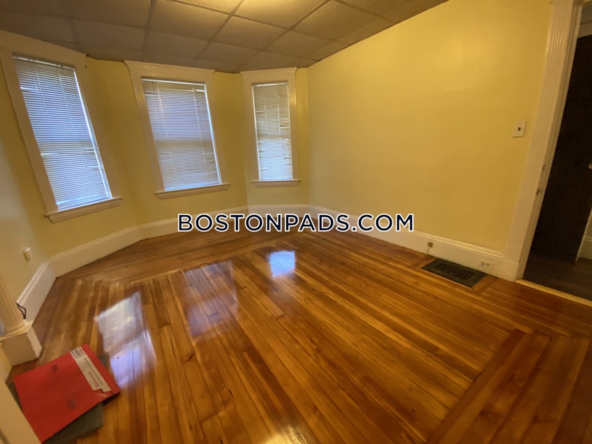 Boston - $2,800 /month