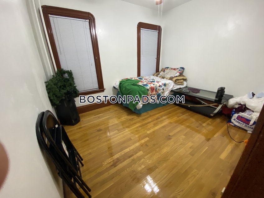 Boston - $1,800 /month