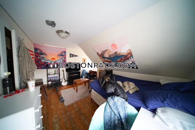 Boston - $11,500 /mo