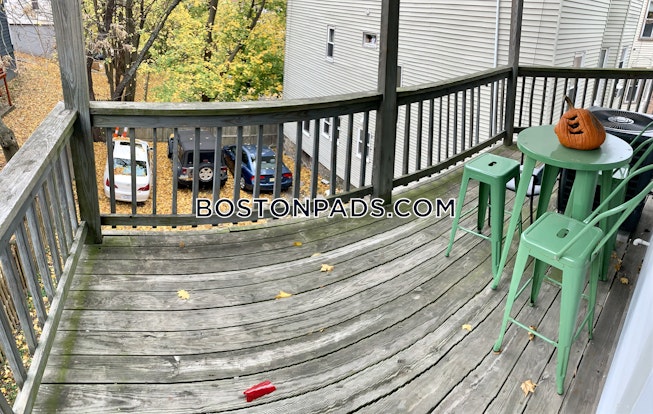 Boston - $6,600 /mo