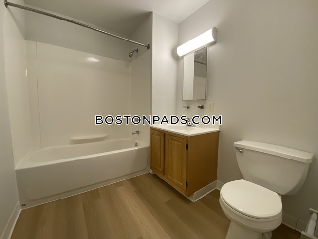 Boston - $5,200 /mo