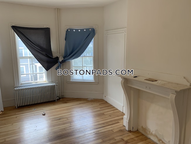 Boston - $4,000 /mo