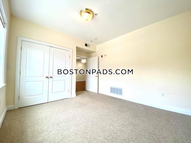 Boston - $3,200 /mo