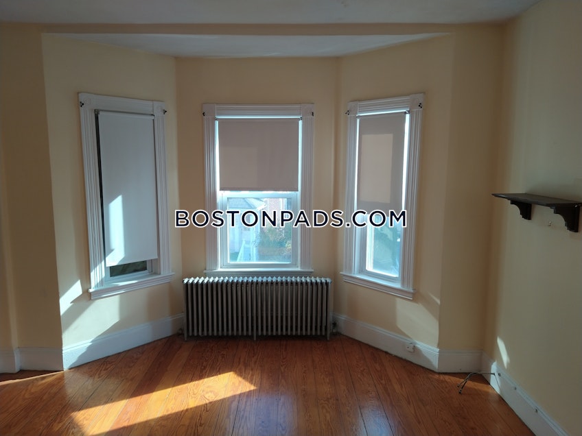 Boston - $2,400 /month