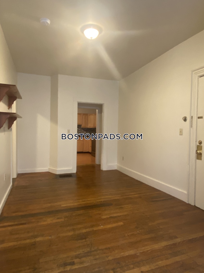 Boston - $4,600 /month