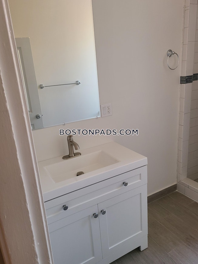 Boston - $2,350 /mo