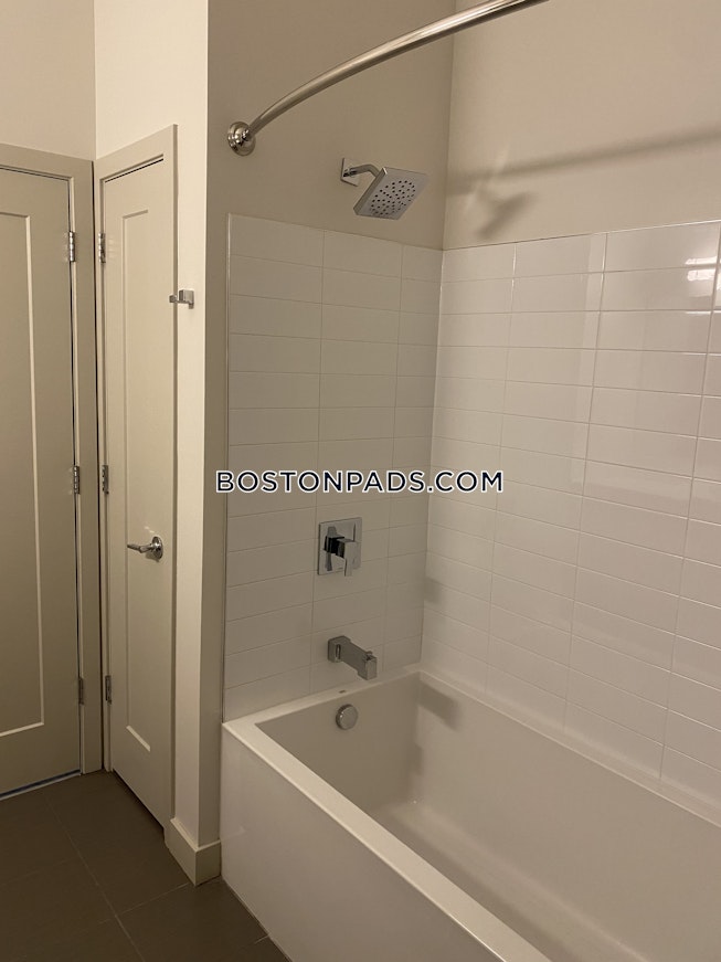 Boston - $3,100 /mo