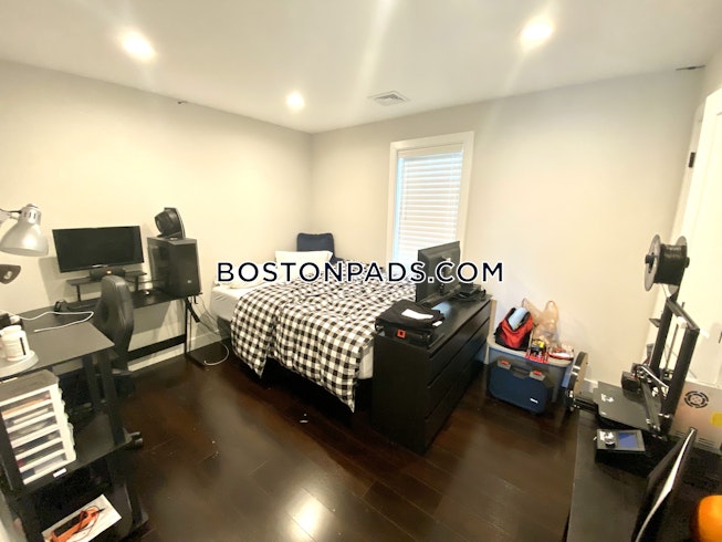 Boston - $8,000 /mo