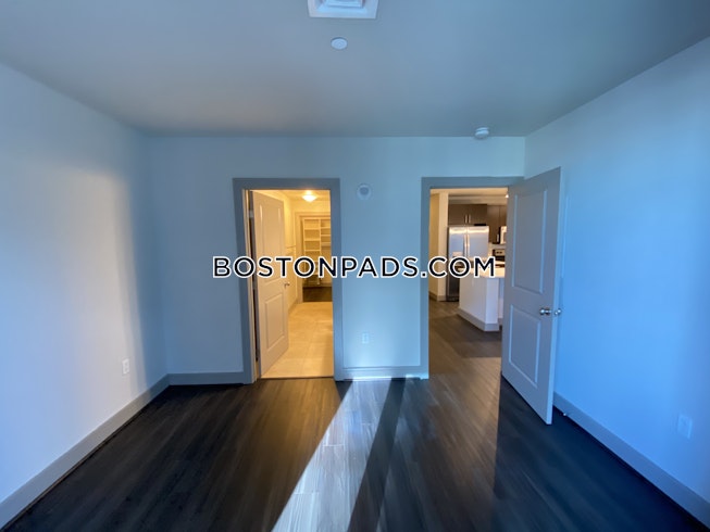 Boston - $3,275 /mo