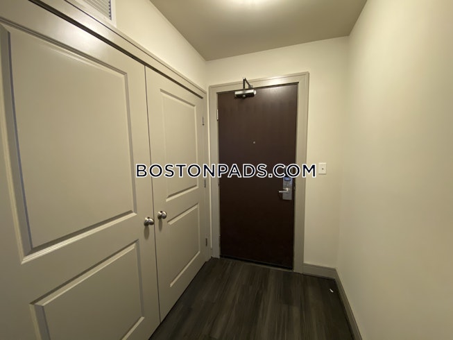 Boston - $3,235 /mo