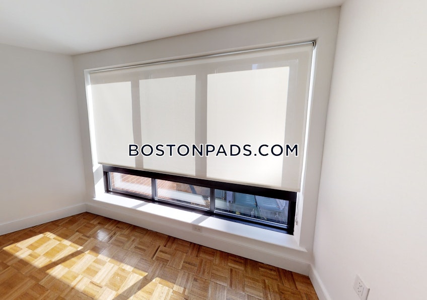 Boston - $4,890 /month