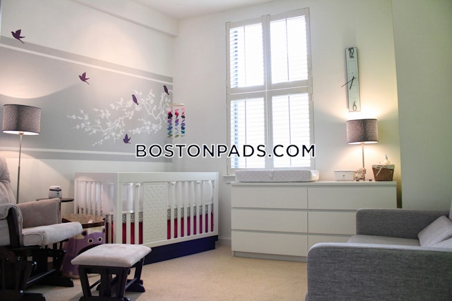 Boston - $6,000 /mo