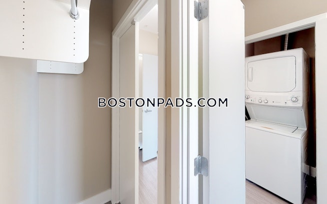 Boston - $3,405 /mo