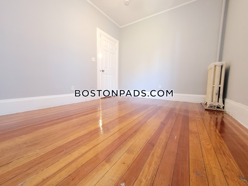 Boston - $3,410 /month