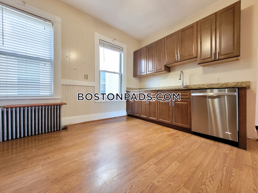 Boston - $3,930 /month