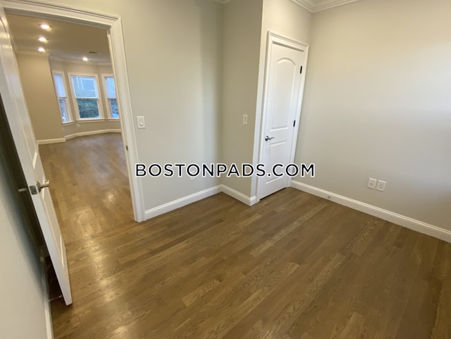 Boston - $2,470 /mo