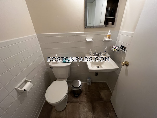 Boston - $3,375 /mo