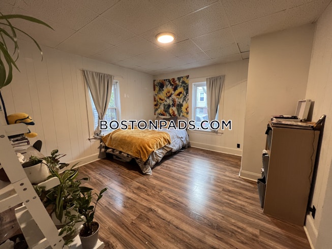 Boston - $2,000 /mo