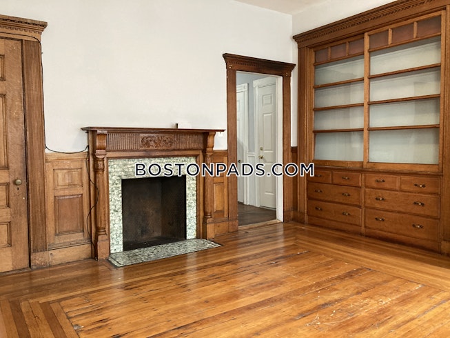 Boston - $3,425 /mo