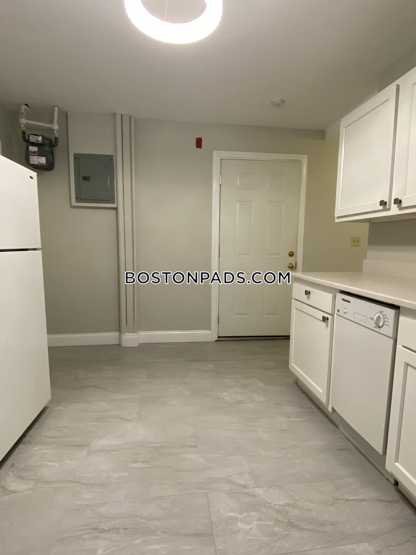 Boston - $2,300 /month