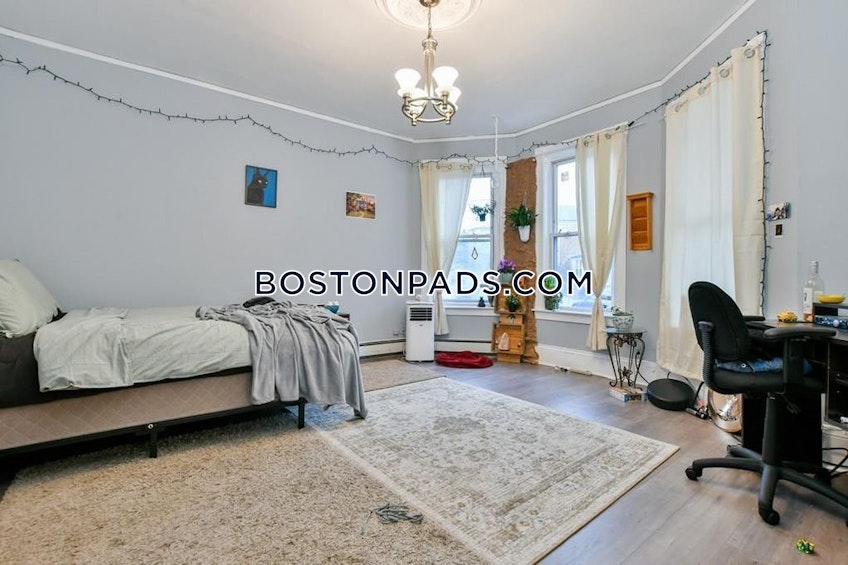 Boston - $3,000 /month