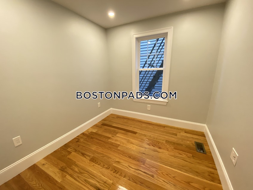 Boston - $2,990 /month