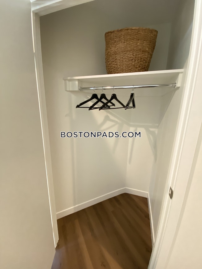 Boston - $6,968 /mo