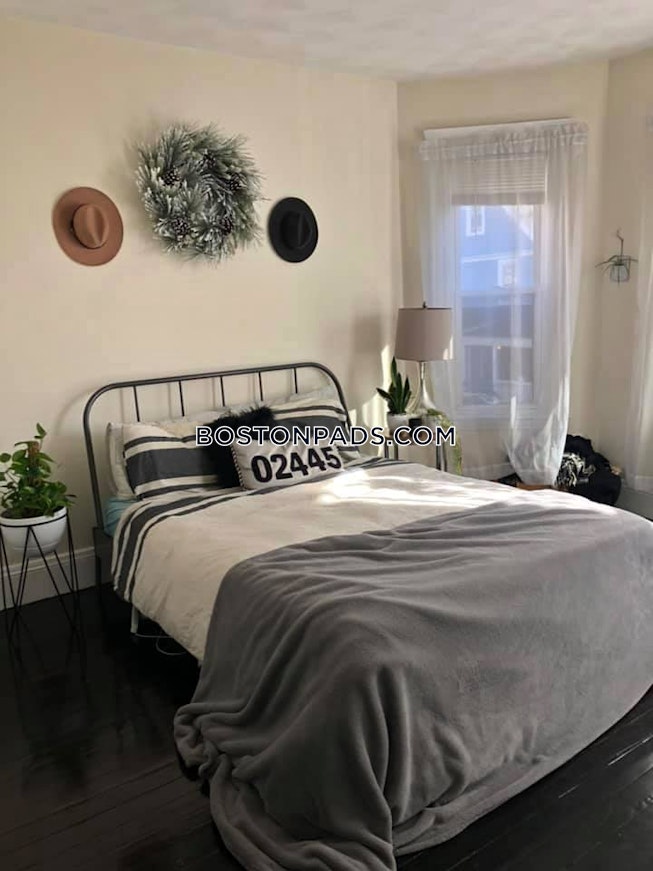 Boston - $3,600 /mo