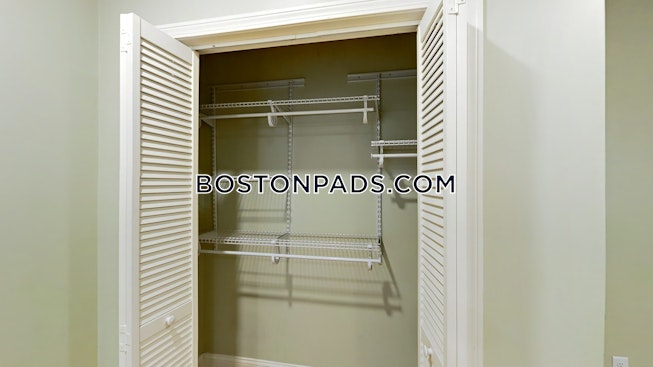 Boston - $3,600 /mo