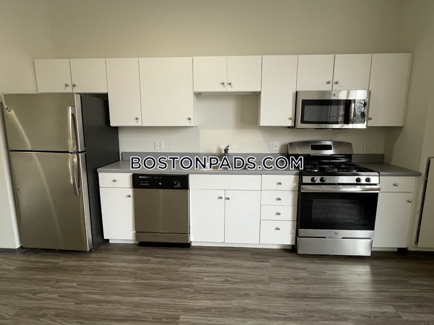 Boston - $2,900 /month