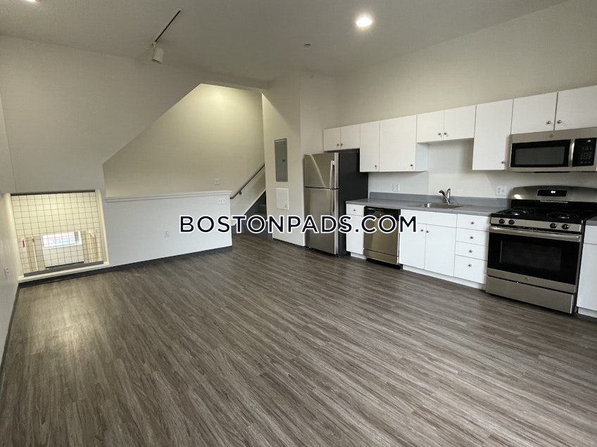 Boston - $2,900 /month