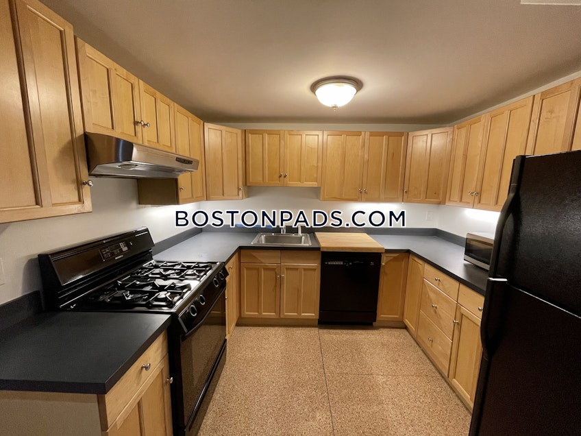 Boston - $3,100 /month