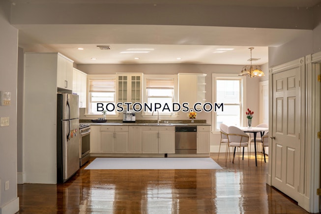 Boston - $6,600 /mo