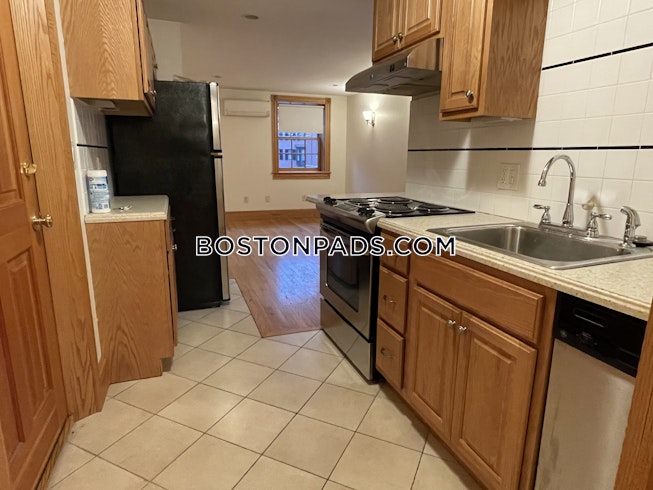 Boston - $3,250 /mo