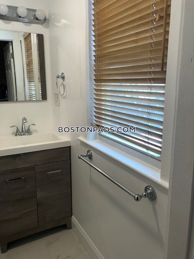 Boston - $5,200 /mo