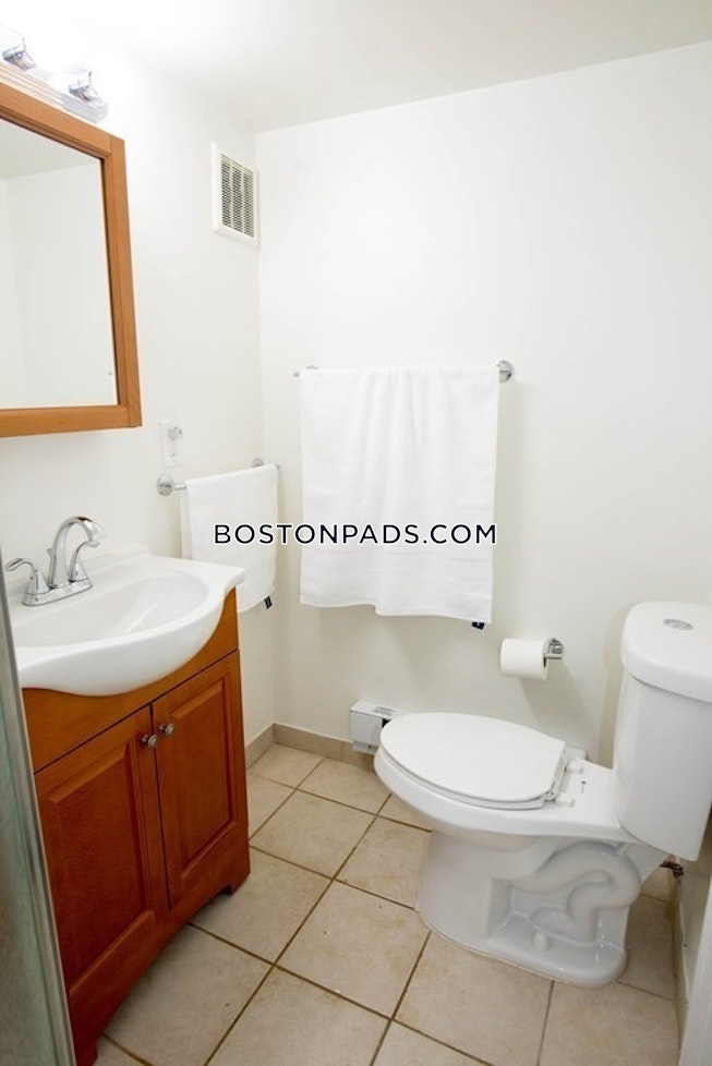 Boston - $5,200 /mo