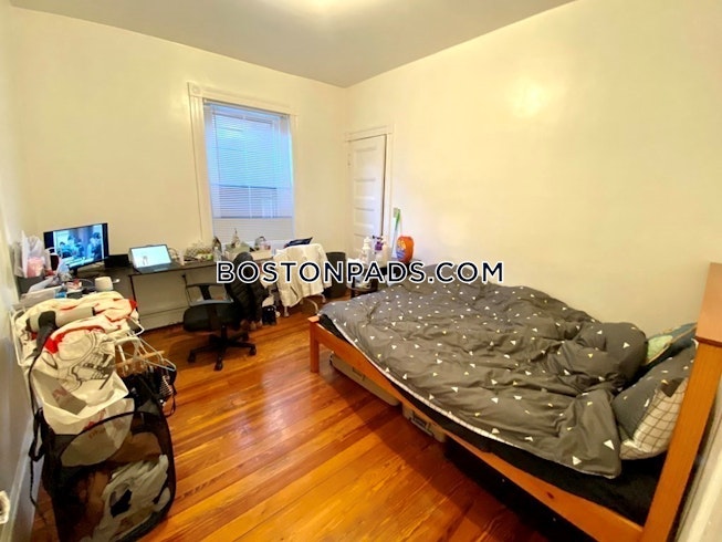 Roxbury Crossing - $4,400 /mo