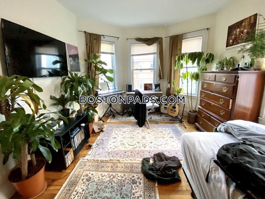 Boston - $4,000 /month