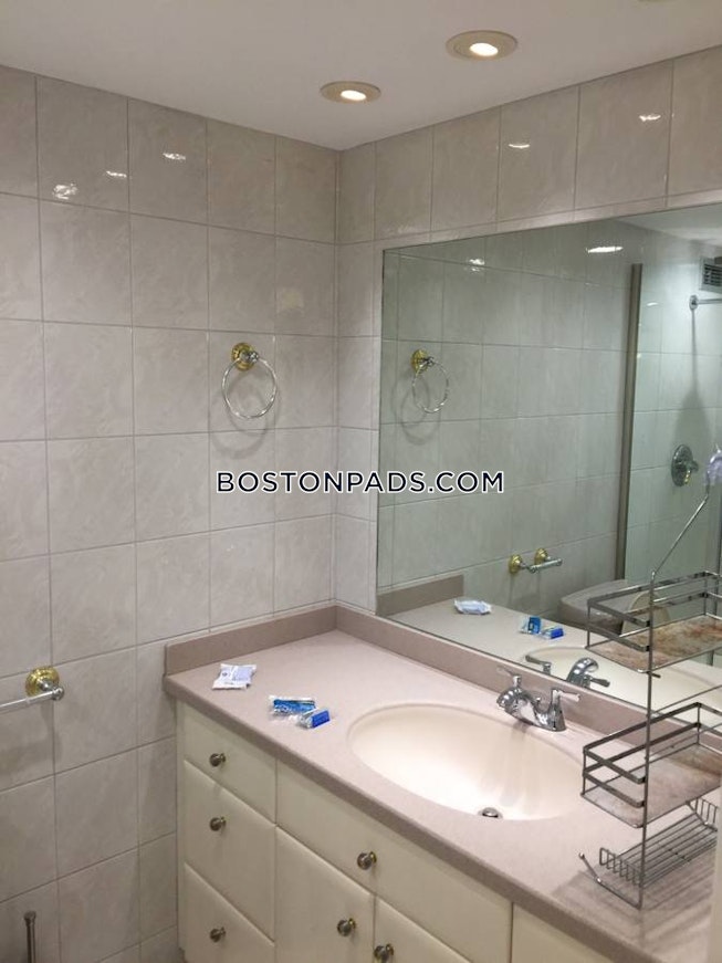 Boston - $2,400 /mo