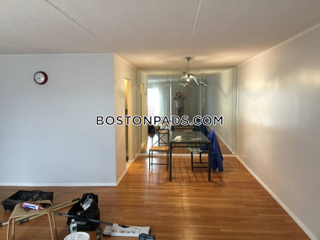 Boston - $2,400 /mo