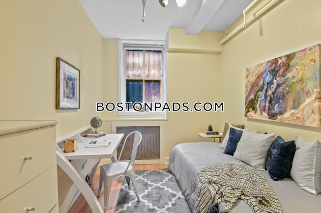 Boston - $2,900 /mo