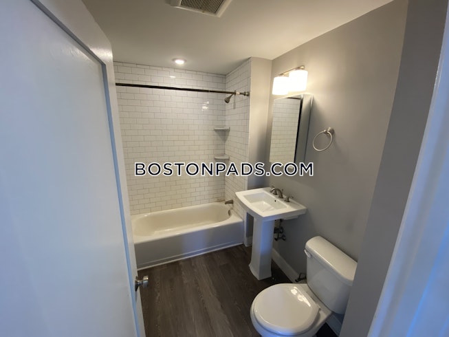 Somerville - $4,600 /mo