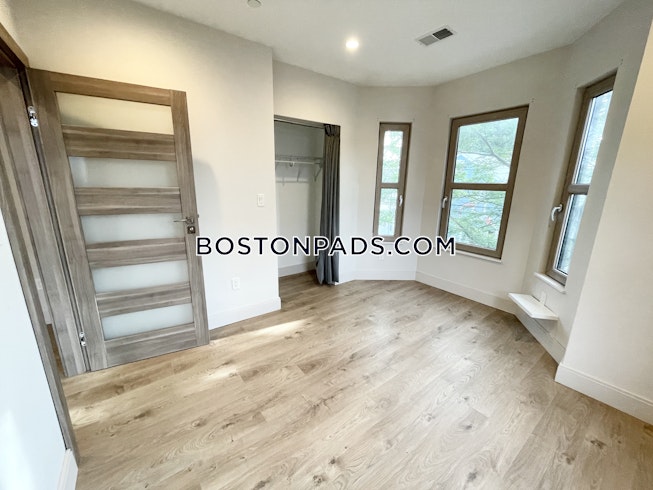 Boston - $3,900 /mo