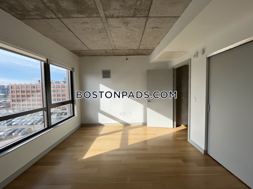 Boston - $5,405 /month