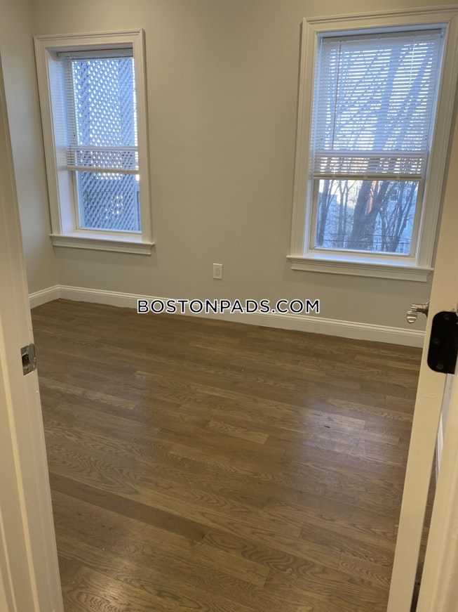 Boston - $2,470 /mo