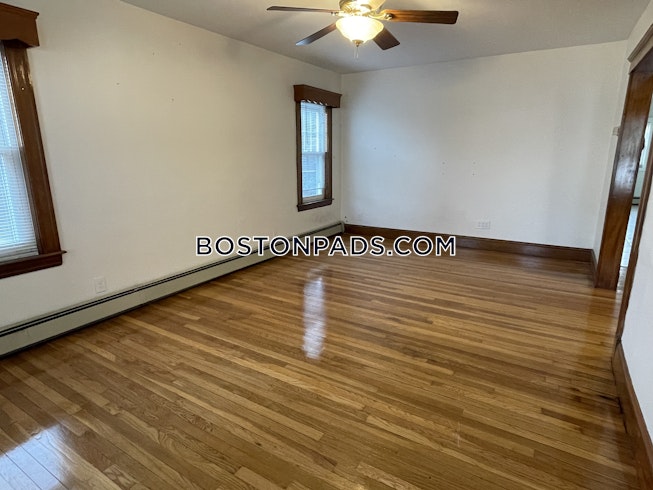 Boston - $3,000 /mo