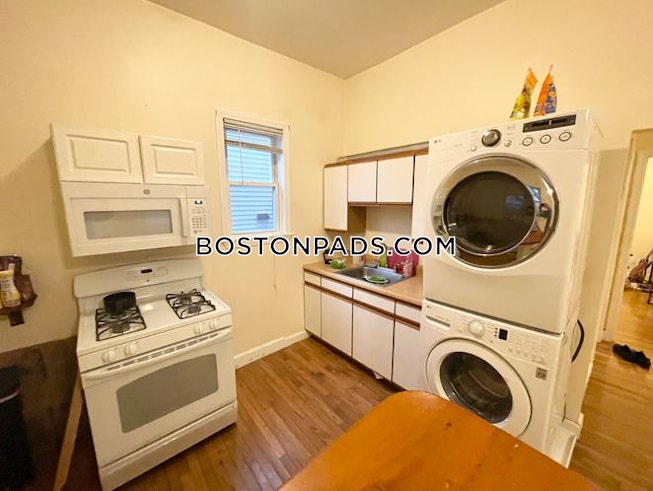 Boston - $2,600 /mo