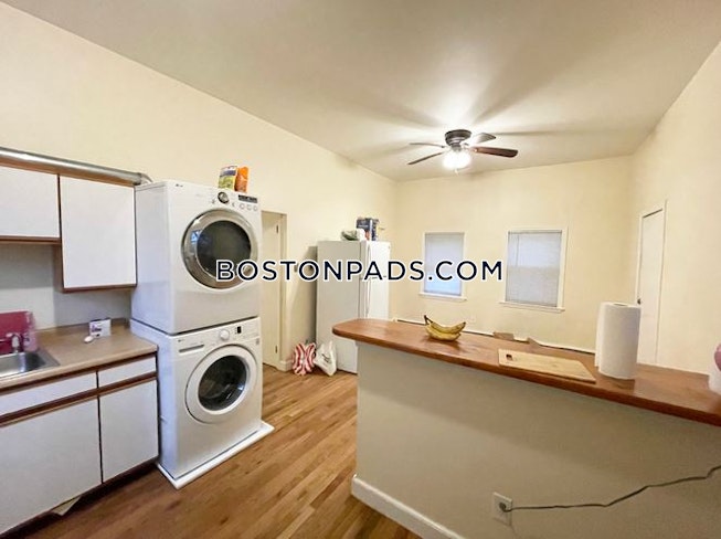 Boston - $2,600 /mo